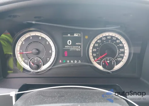 2017 Ram 1500 Tradesman 4X4 6'4 Box z USA, uszkodzony, nr VIN 1C6RR7FG6HS623639